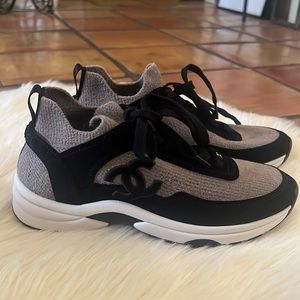 Chanel Fabric & Suede calfskin gray & Black sneaker